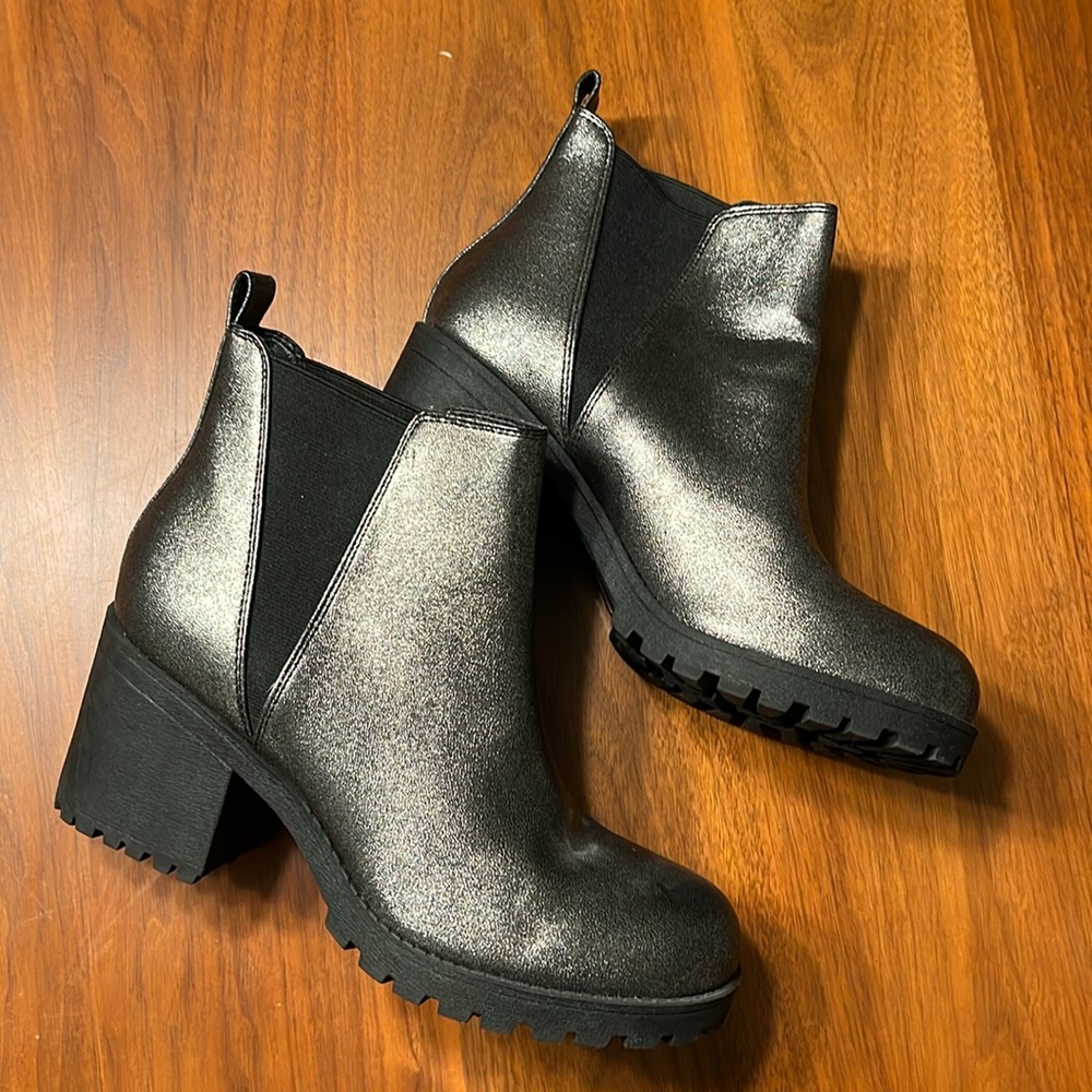 Dirty Laundry metallic boots